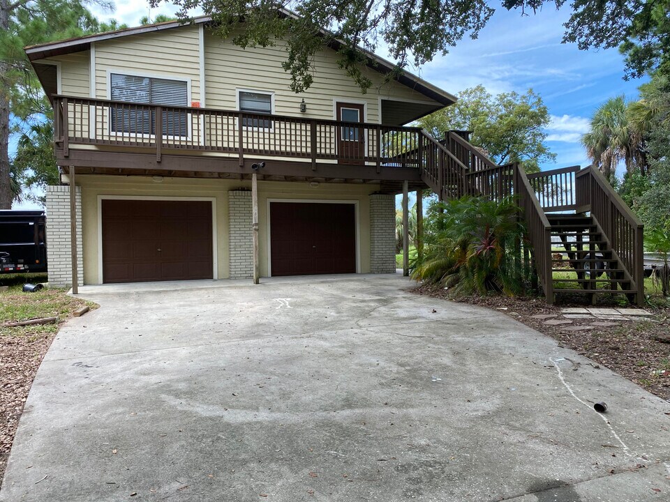 594 San Luis St SW in Palm Bay, FL - Building Photo
