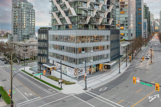 1575 Georgia St W in Vancouver, BC - Building Photo - Building Photo