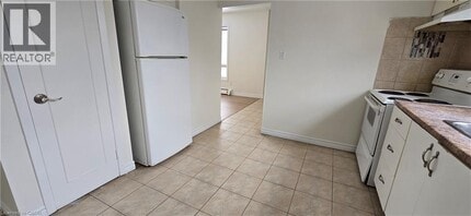 23 Rutherford Dr in Kitchener, ON - Building Photo - Building Photo