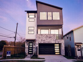 4702 Coke St in Houston, TX - Building Photo