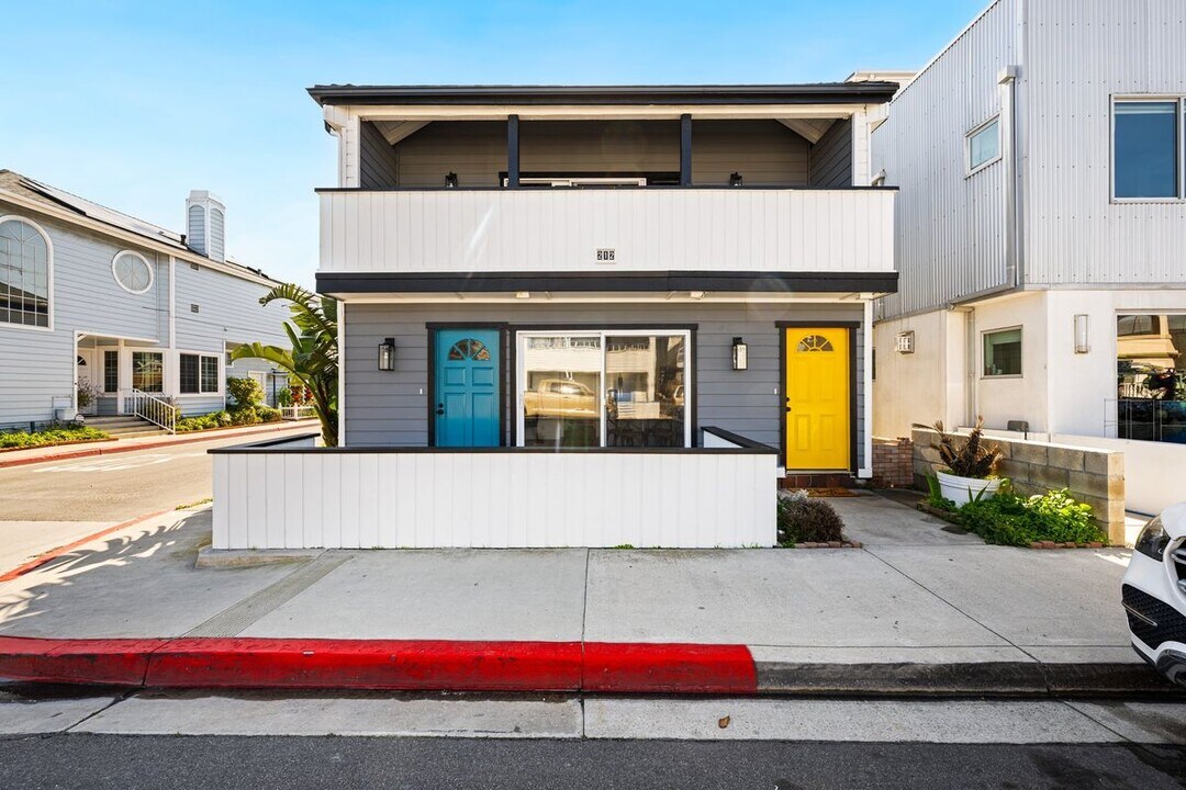 212 Orange St in Newport Beach, CA - Building Photo