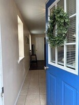 913 Atchison St in Sealy, TX - Building Photo