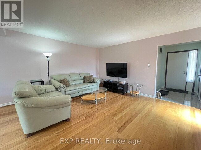 53 Empringham Crescent in Markham, ON - Building Photo - Building Photo