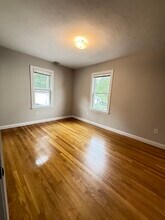 409 Furnace Brook Pky, Unit 2 in Quincy, MA - Foto de edificio - Building Photo