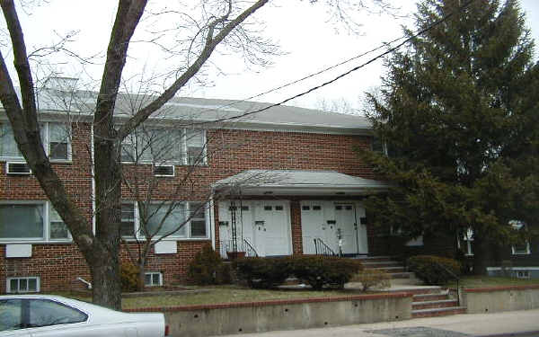 122 Elmwood Ave in Irvington, NJ - Foto de edificio