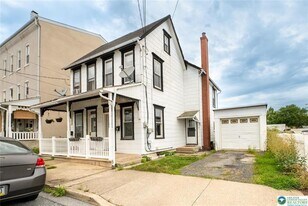 19 N 3rd St in Emmaus, PA - Building Photo