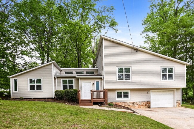 property at 6513 Mitchell Ln SW