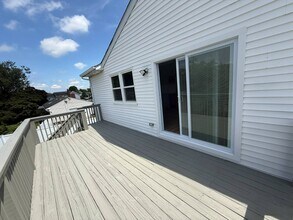 276 W Nicholai St in Hicksville, NY - Building Photo - Building Photo