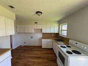 3114 Healey Dr in Dallas, TX - Building Photo - Building Photo