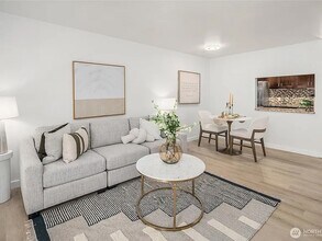 800 N Allen Pl, Unit #204 in Seattle, WA - Foto de edificio - Building Photo