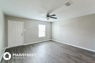6107 Lakefront in San Antonio, TX - Building Photo - Building Photo