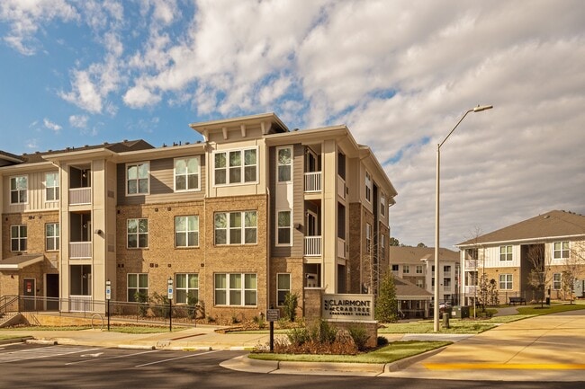 Clairmont at Crabtree in Raleigh, NC - Foto de edificio - Building Photo