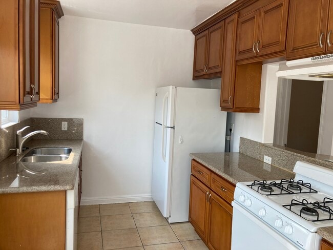 2324 33rd St, Unit 2324 in Santa Monica, CA - Foto de edificio - Building Photo