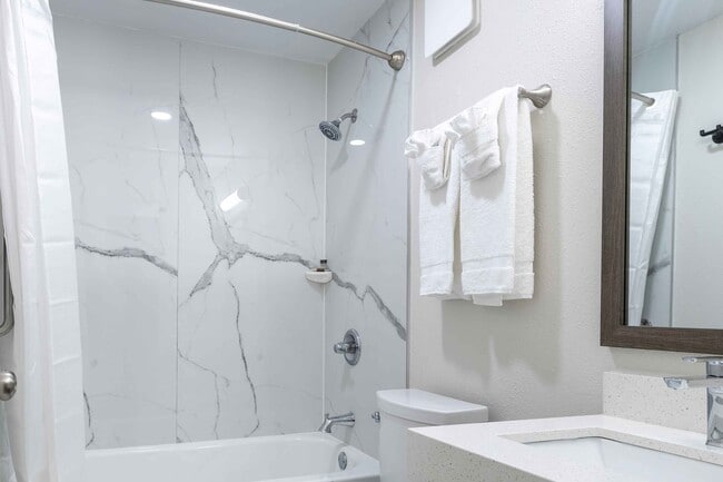 Furnished Studio-Columbia - West - Stoneri in Columbia, SC - Building Photo - Building Photo