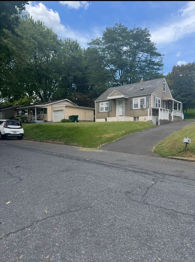 2655 Eldridge Ave in Easton, PA - Building Photo - Building Photo