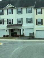 3077 Chinkapin Oak Ln in Woodbridge, VA - Building Photo