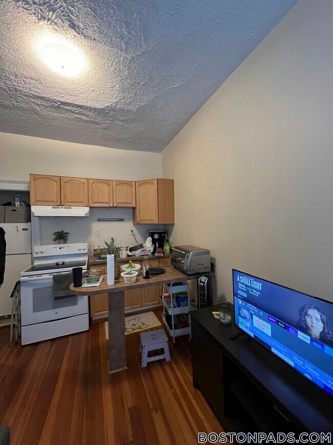 883 Huntington Ave in Boston, MA - Foto de edificio - Building Photo