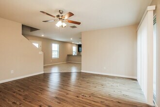 8225 W Illini St in Phoenix, AZ - Building Photo - Building Photo