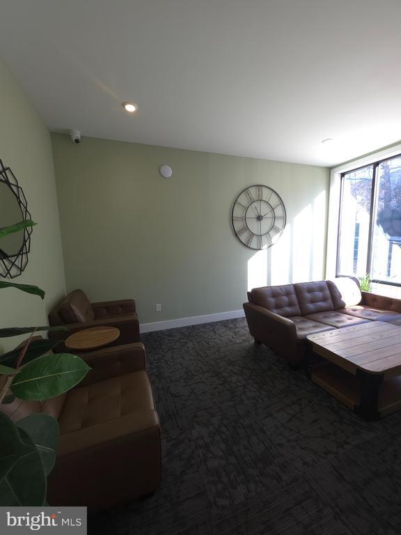 3503 Midvale Ave in Philadelphia, PA - Foto de edificio - Building Photo