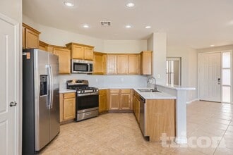 13574 W Cypress St in Goodyear, AZ - Building Photo - Building Photo