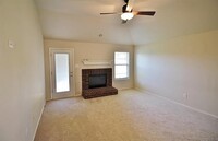 2816 Park Springs Dr in Grand Prairie, TX - Building Photo - Building Photo