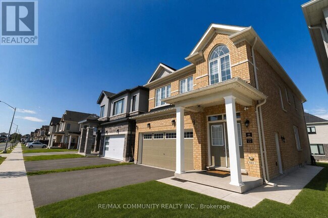 44 Bannister Rd in Barrie, ON - Building Photo - Building Photo