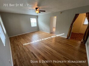 701 Bay St NE-Unit -7 in St. Petersburg, FL - Building Photo - Building Photo