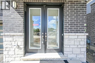 377 Provident Wy in Hamilton, ON - Building Photo - Building Photo