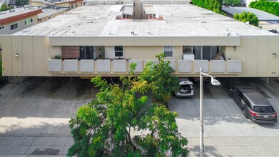 515 N Alfred St in West Hollywood, CA - Building Photo - Building Photo