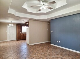 2118 Aruba Dr, Unit 3 in Edinburg, TX - Building Photo