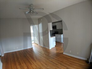 736 W Addison St, Unit 744-3S in Chicago, IL - Building Photo - Building Photo