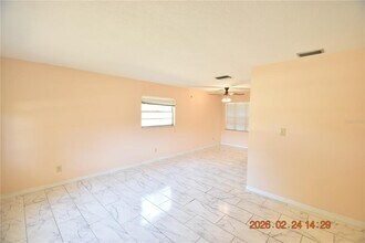 5028 16th St in Zephyrhills, FL - Building Photo - Building Photo