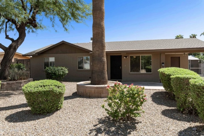property at 1223 E Valerie Dr