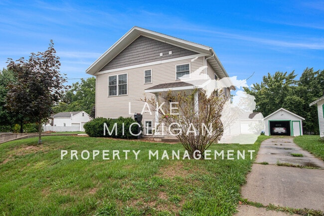 property at 607 Lydia St NE