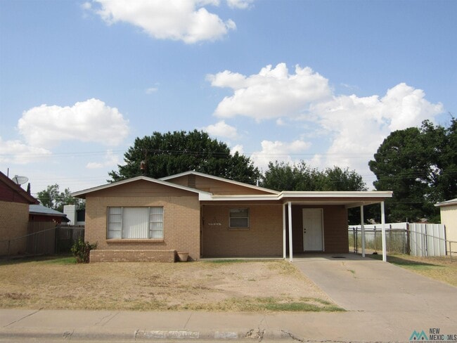 property at 1904 W Runyan Ave
