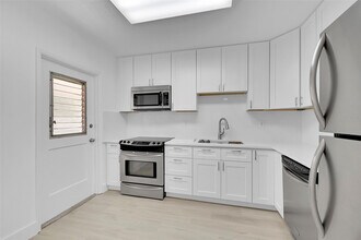 2801 N Palm Aire Dr in Pompano Beach, FL - Building Photo - Building Photo