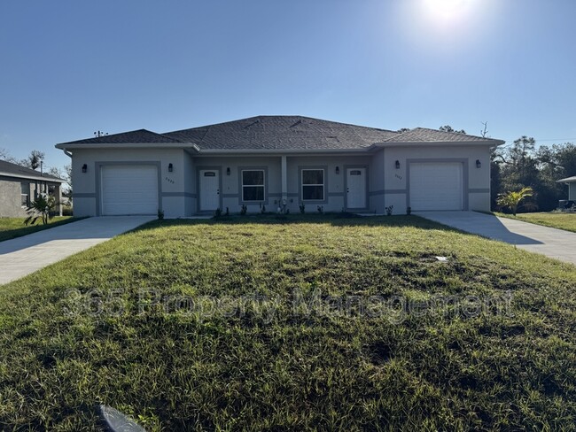 2020 Dorion St in Port Charlotte, FL - Building Photo - Building Photo