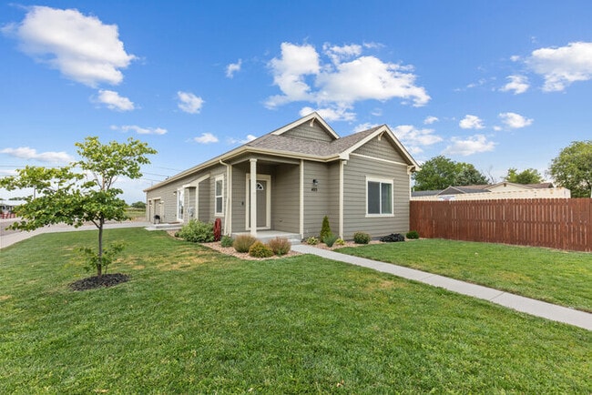 405 Birch St in Hudson, CO - Building Photo - Building Photo