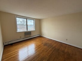 149-151-151 Adelaide St in Hartford, CT - Building Photo