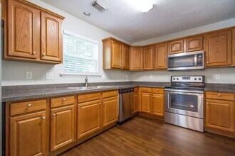 365 Clearlake Dr in La Vergne, TN - Building Photo - Building Photo