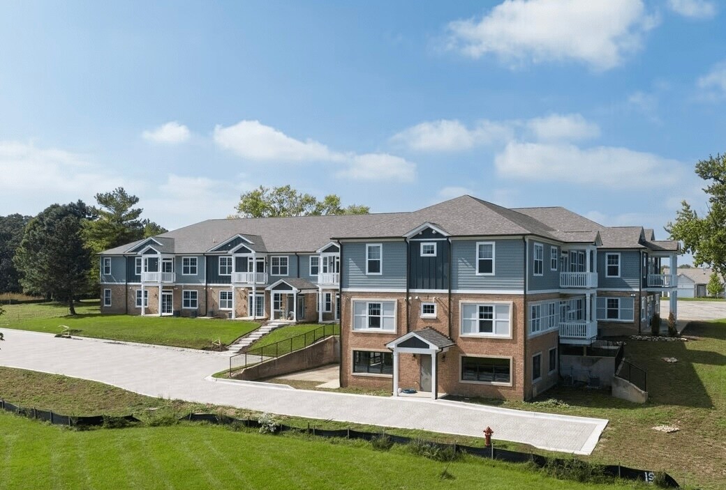 401 Haber Rd in Cary, IL - Building Photo