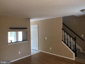 14746 Green Park Way in Centreville, VA - Building Photo - Building Photo
