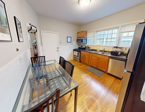 23 Tufts St, Unit 2 in Cambridge, MA - Building Photo - Building Photo
