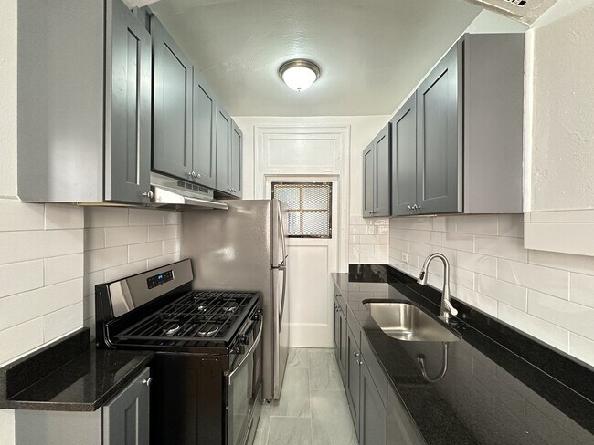 1363 W Estes Ave in Chicago, IL - Building Photo - Building Photo