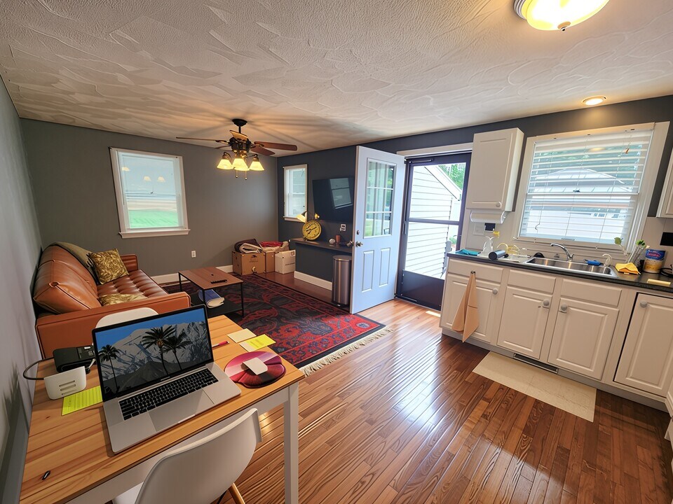 18 Church St, Unit 2 in Woburn, MA - Building Photo