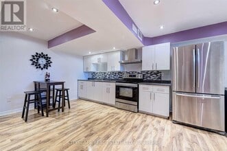 7091 Benjamin Ct in Mississauga, ON - Building Photo - Building Photo