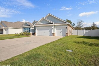 24712 Smarty Jones Cir in Daphne, AL - Building Photo - Building Photo