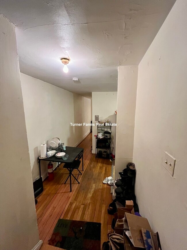 401 Commonwealth Ave, Unit 384- unit 3