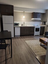 6640 N Amherst St, Unit B in Portland, OR - Building Photo - Building Photo