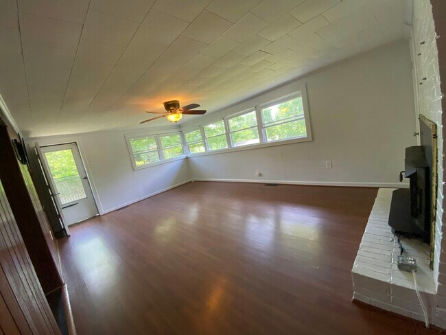 206 Summer St in Swannanoa, NC - Building Photo - Building Photo
